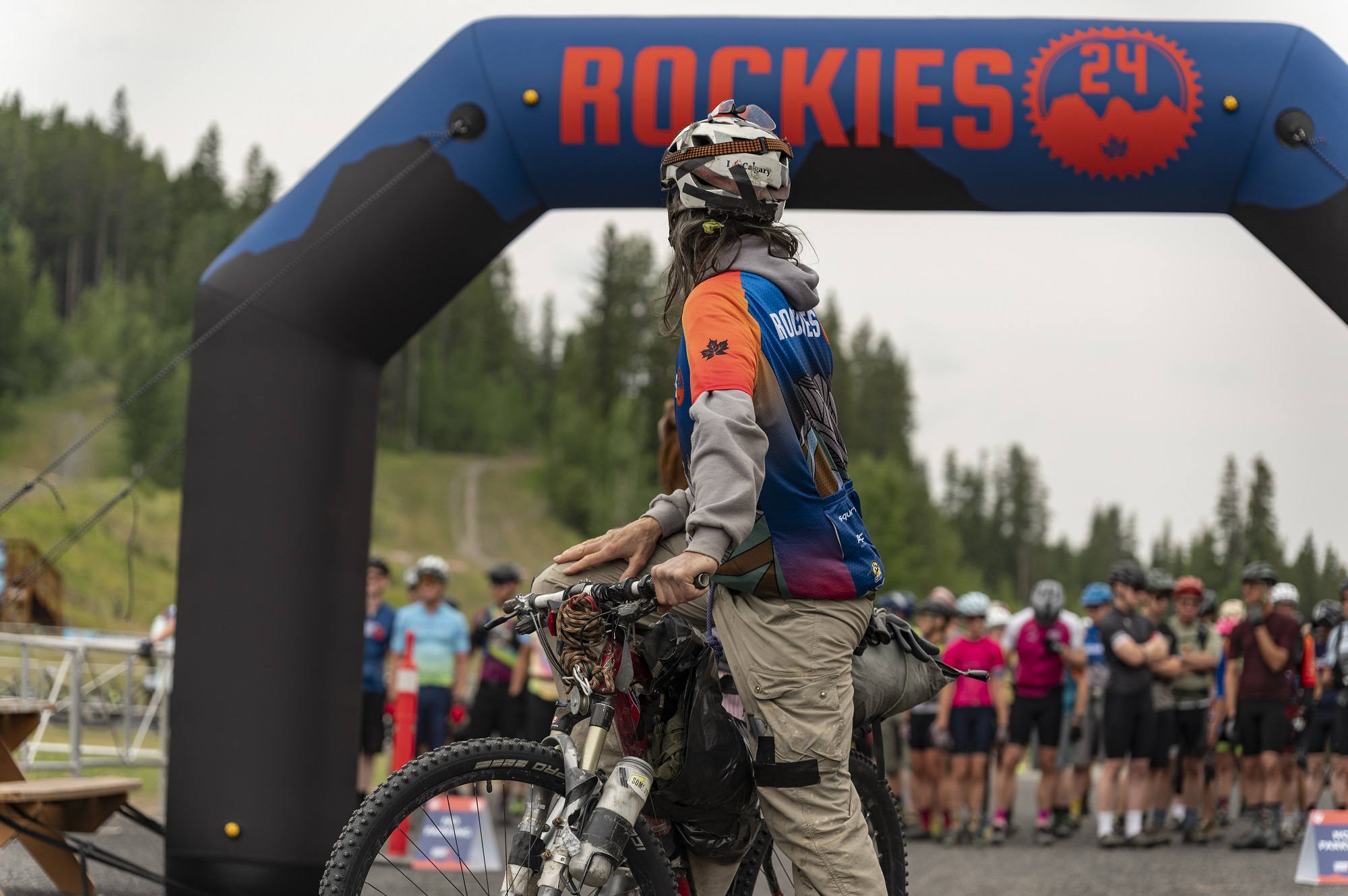 24hr mtb race start line